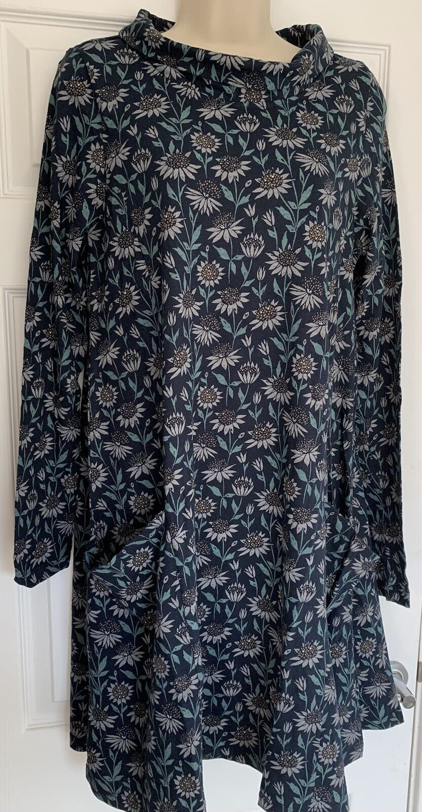 EX Seasalt Black Astrantia Bloom Raven Sea Oak Dress Sizes 6T, 8R, 10T RRP £55