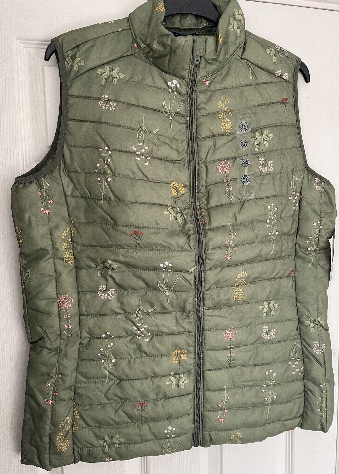 Weekend Khaki Floral Print Packaway Quilted Gilet Jacket 18, 20, 22, 24, 26