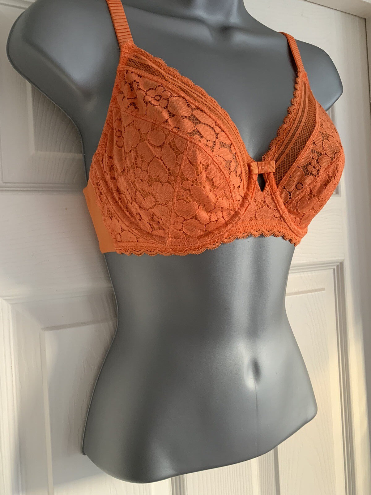 https://i.ebayimg.com/00/s/MTYwMFgxMjAw/z/nmcAAOSwiVllSO5A/$_57.JPG