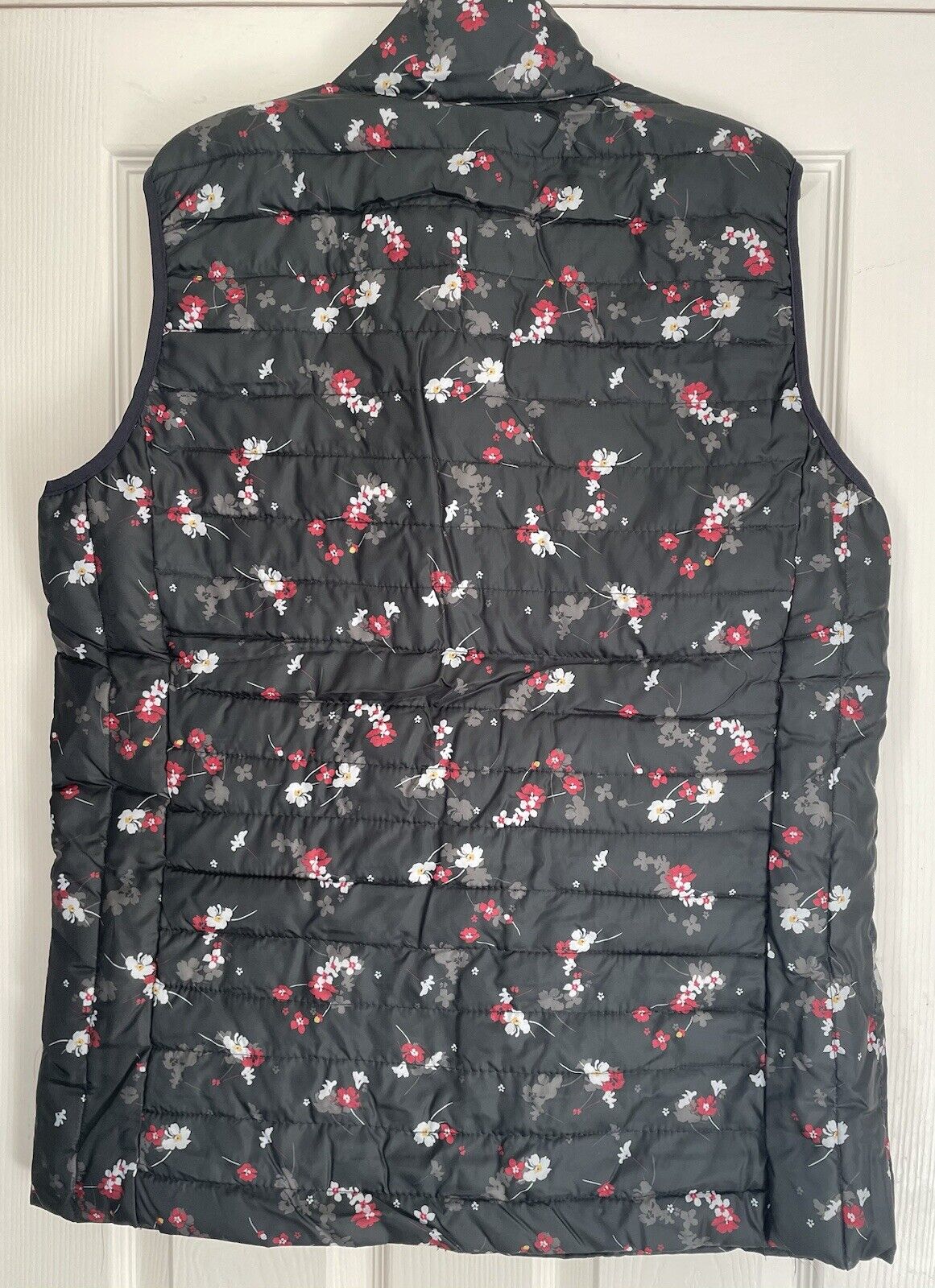 Weekend Black Floral Print Packaway Quilted Gilet Jacket 18, 20, 22, 24, 26