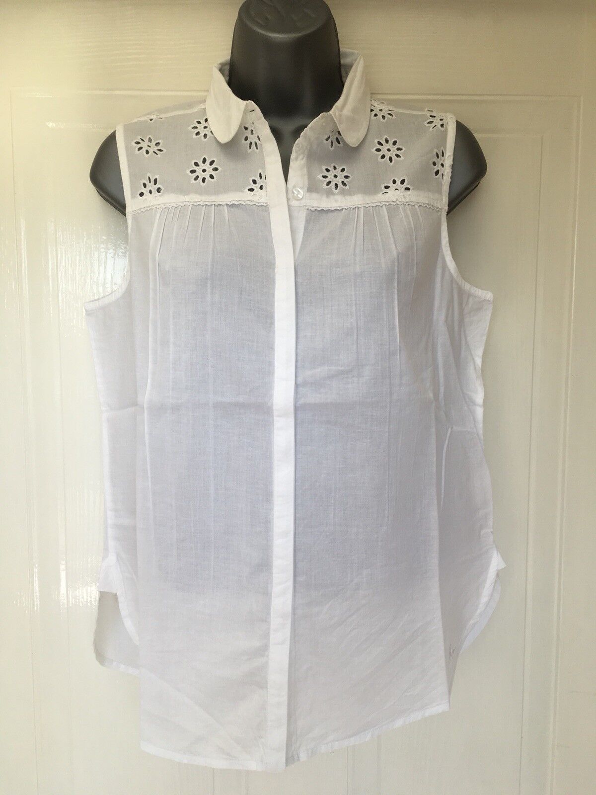 New Jack Wills White Embroidered Cotton Sleeveless Blouse Top Shirt Sizes 6 or 8