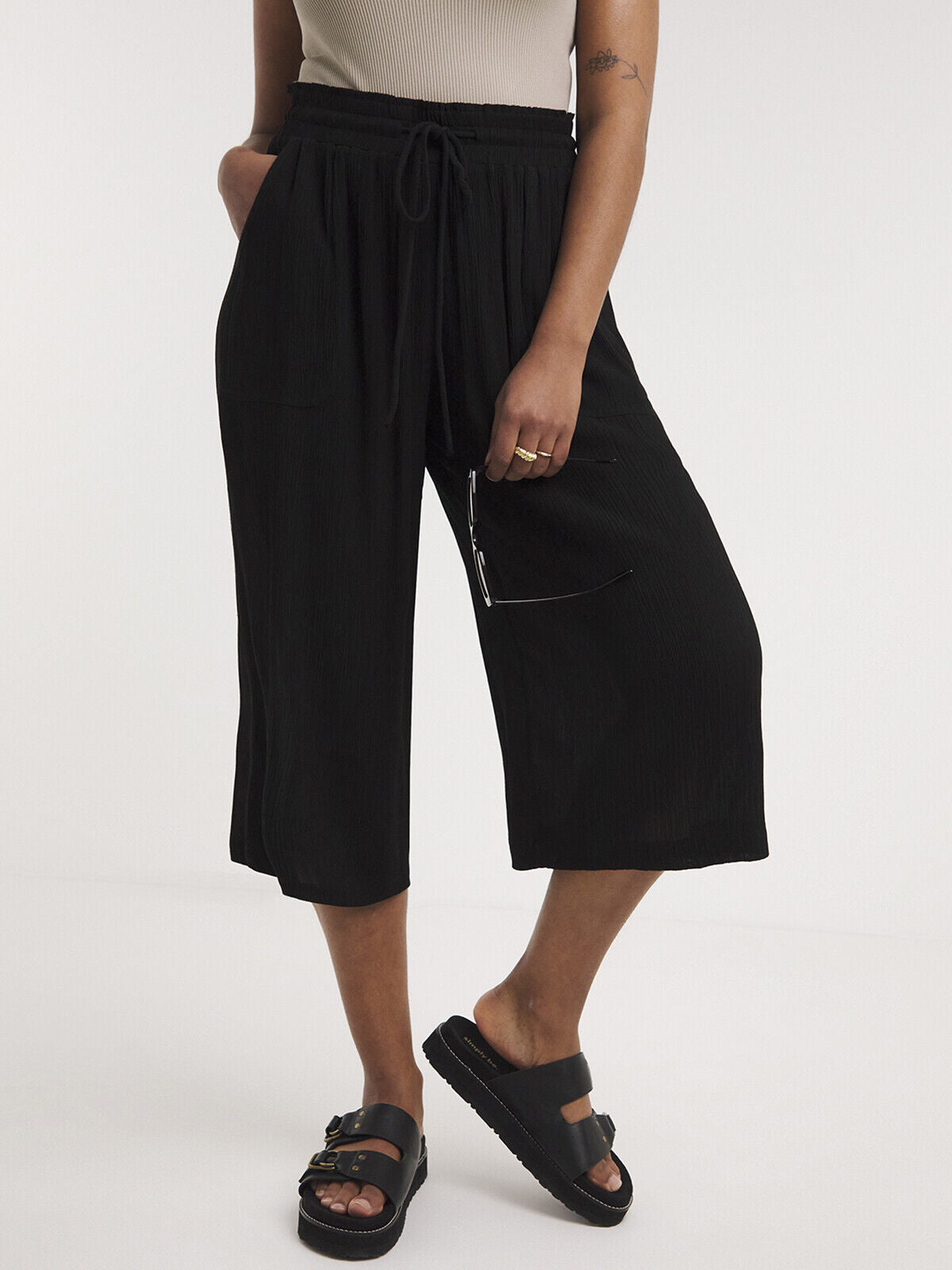 Simply Be Black Crinkle Tie Waist Wide Leg Culottes in Sizes 14-32 RRP £29