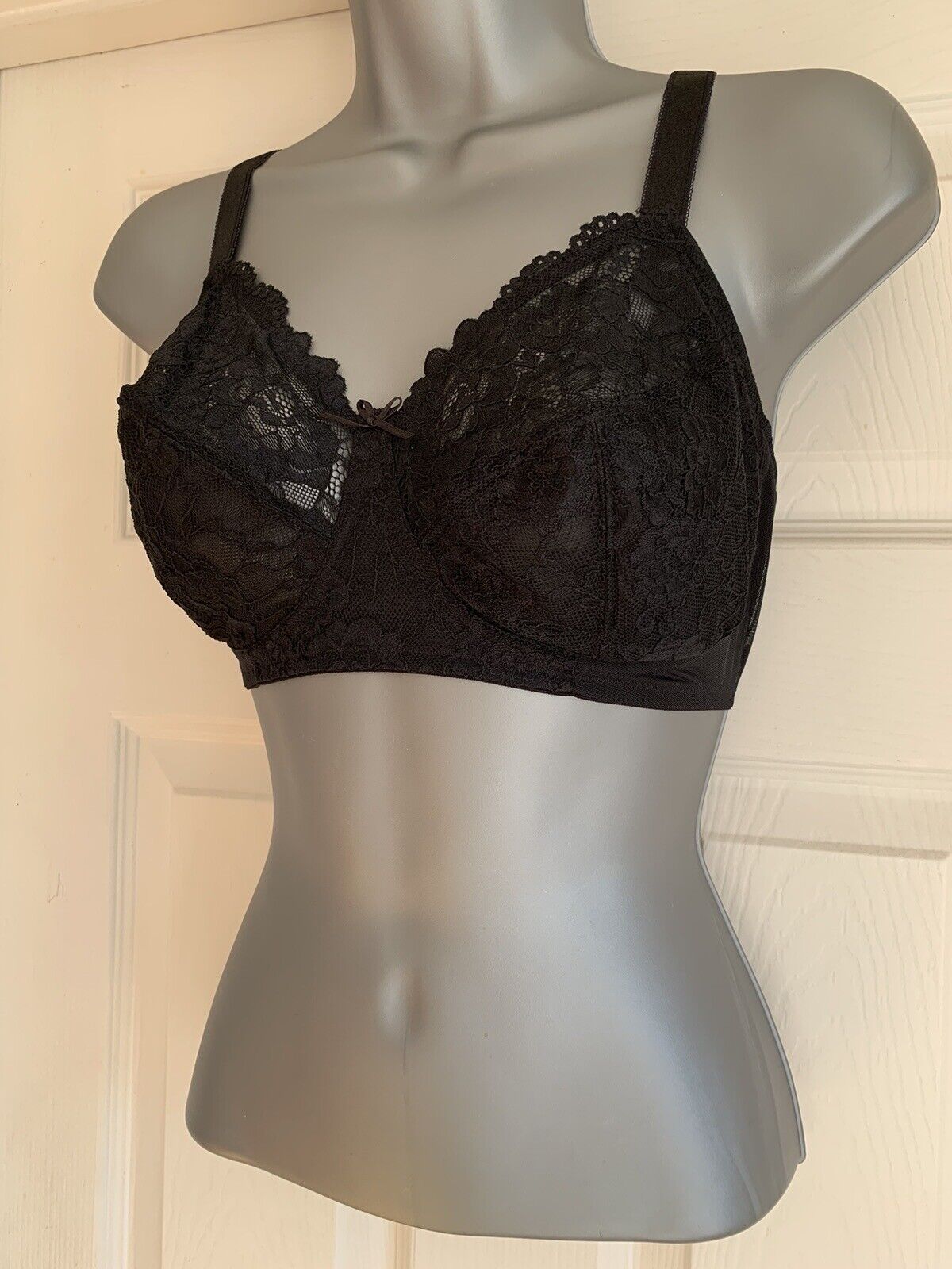 EX M*S Black Isabella Lace Full Cup Bra in Size 38C