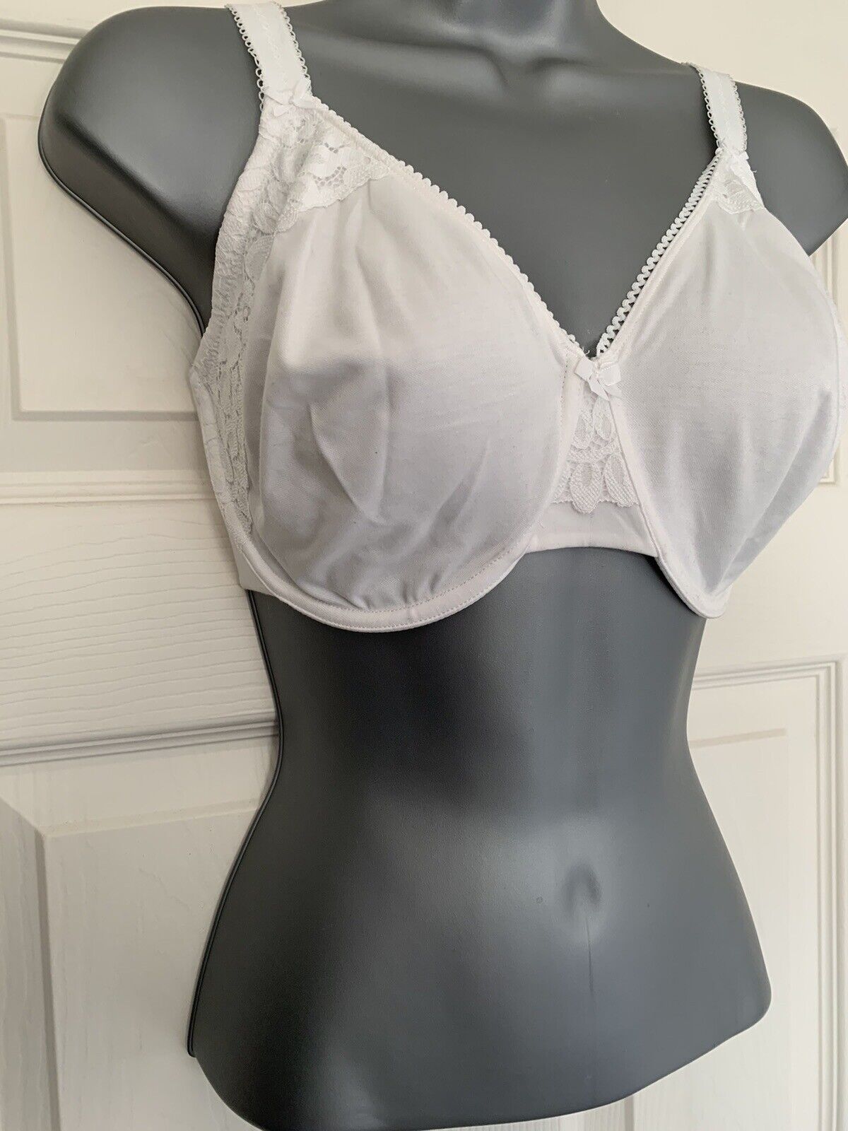 EX M*S Black Total Support Wild Blooms Non-Wired Bra in Size 34DD –  Louise's Closet