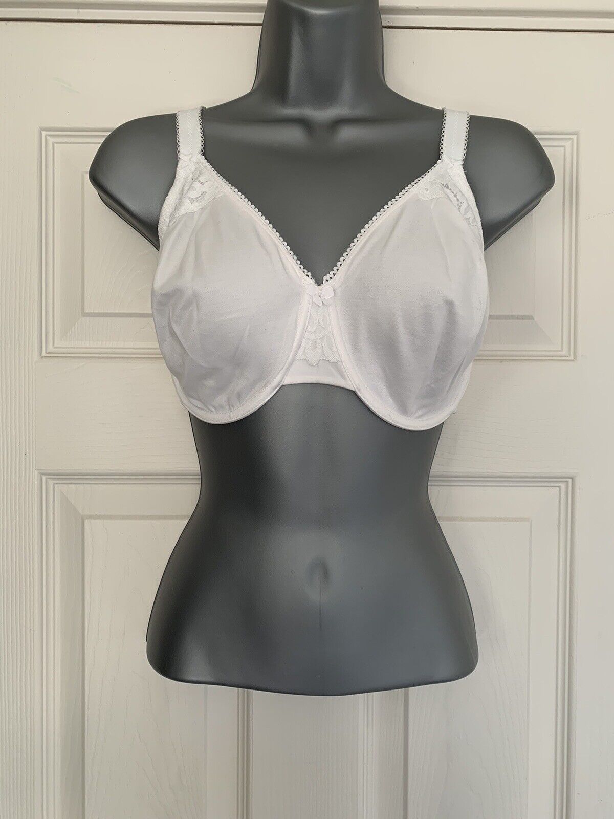 EX M*S White Cotton & Lace Under-Wired Minimiser Bra in Size 34E – Louise's  Closet
